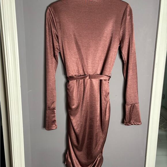Louna Maroon Long Sleeve Belted Dress With Ruching & Collared Neckline Sz Small - Picture 6 of 7